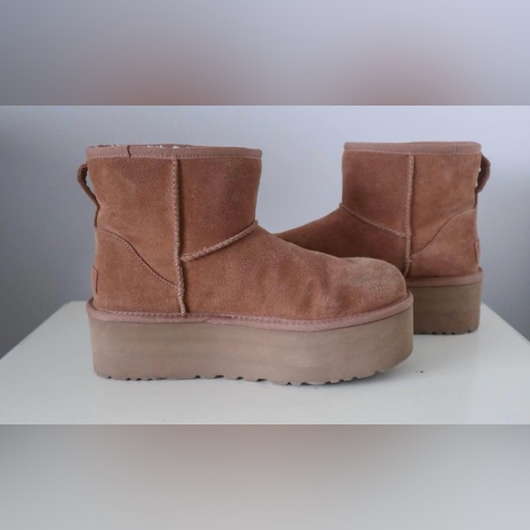 Uggs - Picture 1 of 4